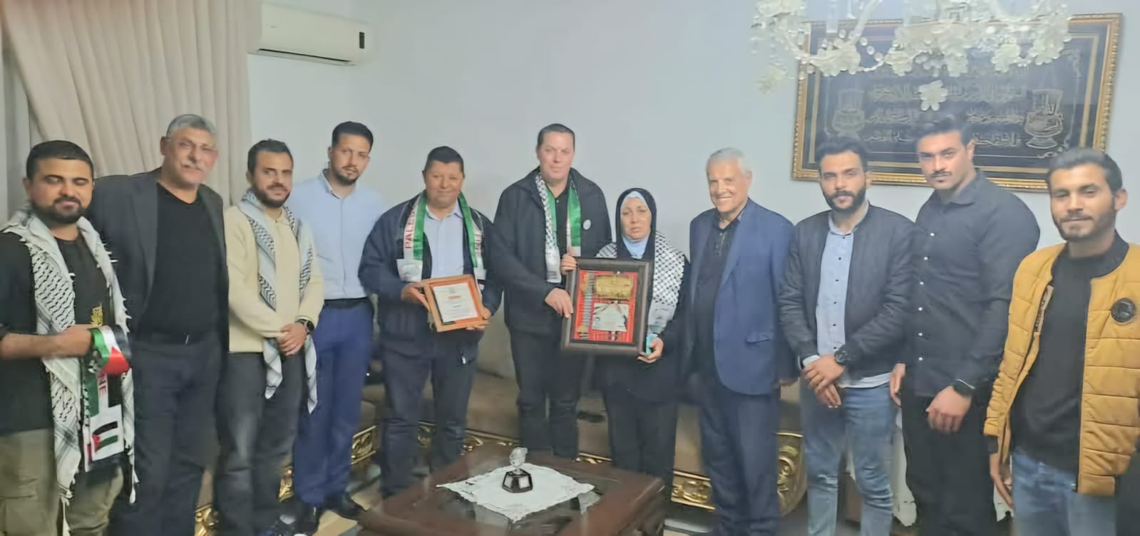 "فتح" تُكرِّم عائلة الشهيد التونسي فارس خالد | شبكة يافا الإخبارية